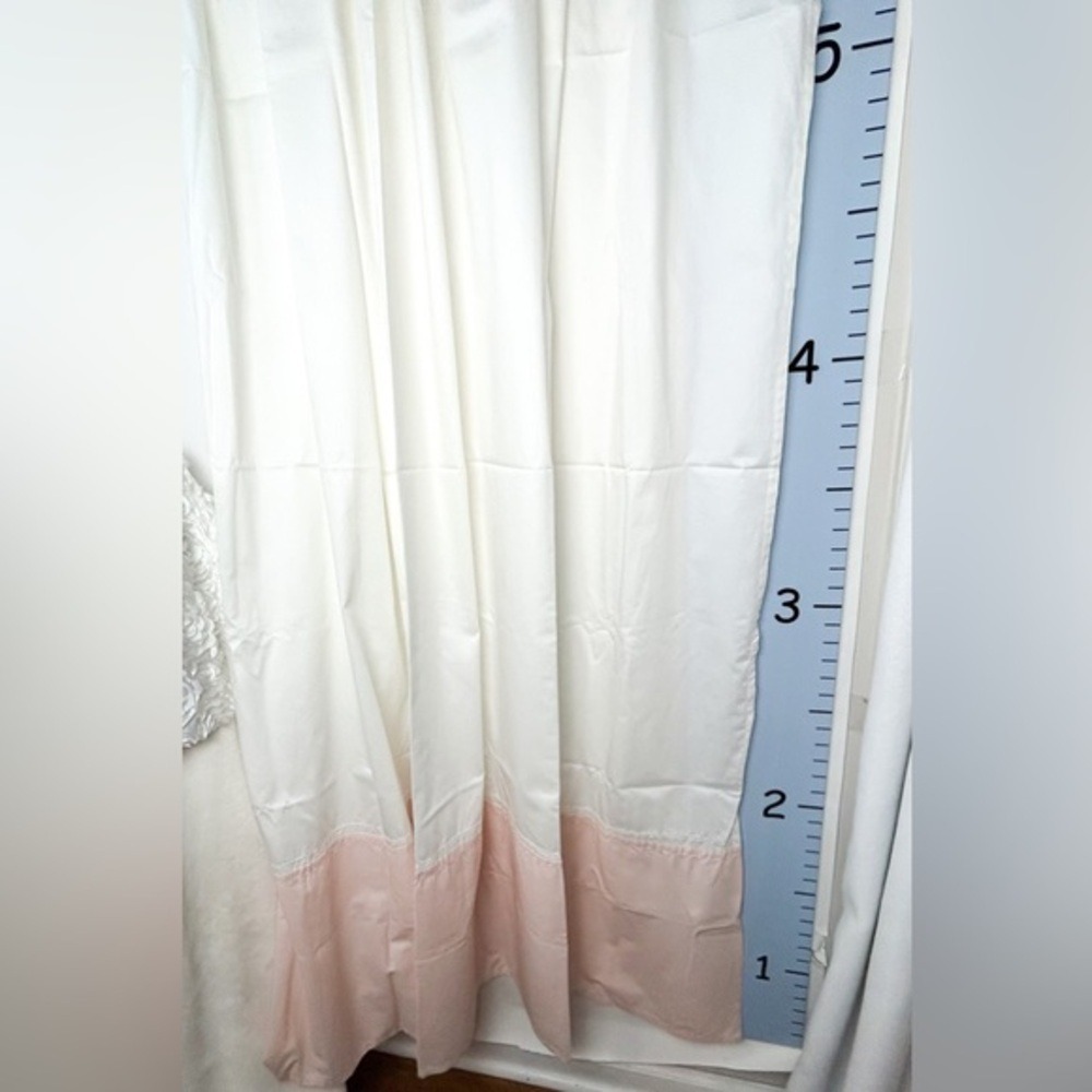 Fieldcrest Pink Border on White Cloth Shower Curtain 72" NWOT.‎